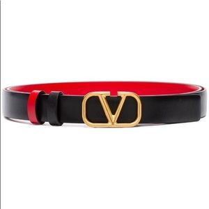Valentino Garavani
VLOGO reversible belt Size 90